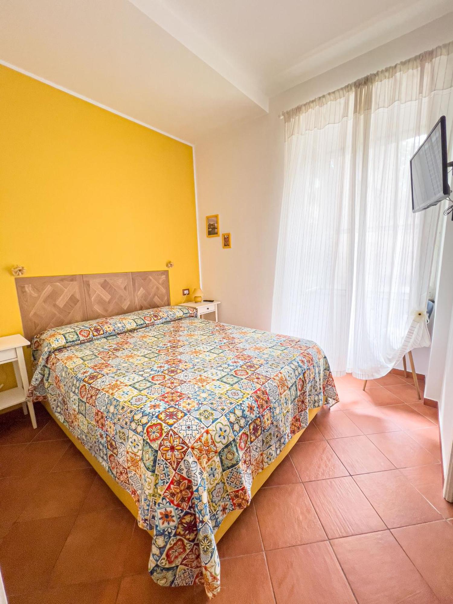 Giallo Napoli Kültér fotó